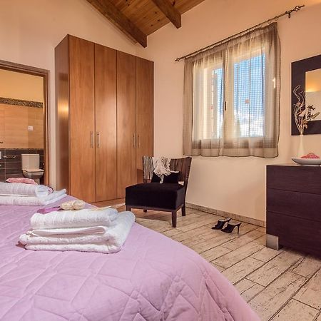 Astarte Villas - Kyveli Luxurious Private Villa Gaitani Værelse billede